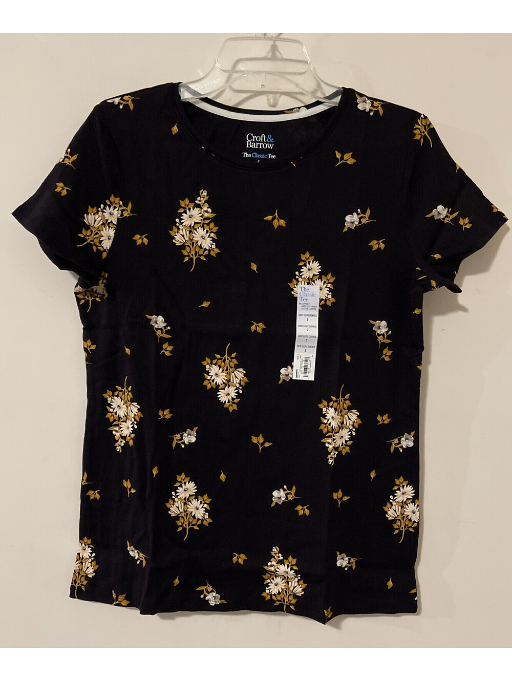 Croft Barrow Womens Small Black Floral Short Sleeved Crewneck Shirt NWT! A7110
